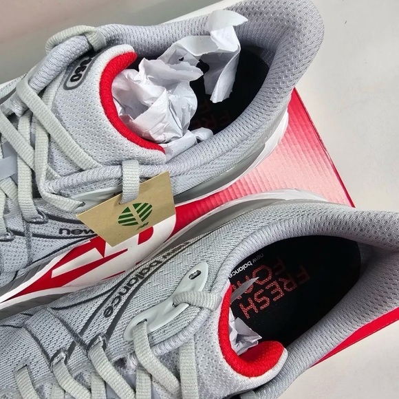 NIB Men's Size 9 New Balance Fresh Foam Running Shoe 🏃🏃🔥🔥 - Picture 6 of 8